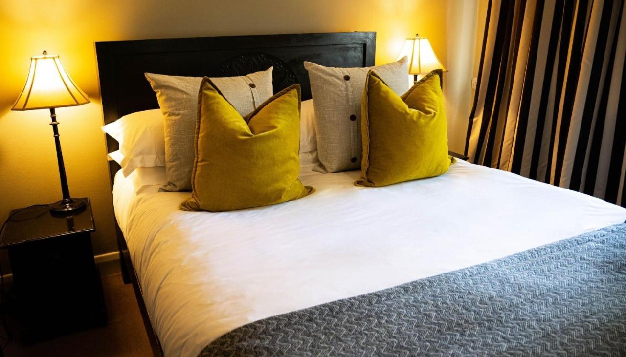 Elephant Hotel Pangbourne Zewnętrze zdjęcie
