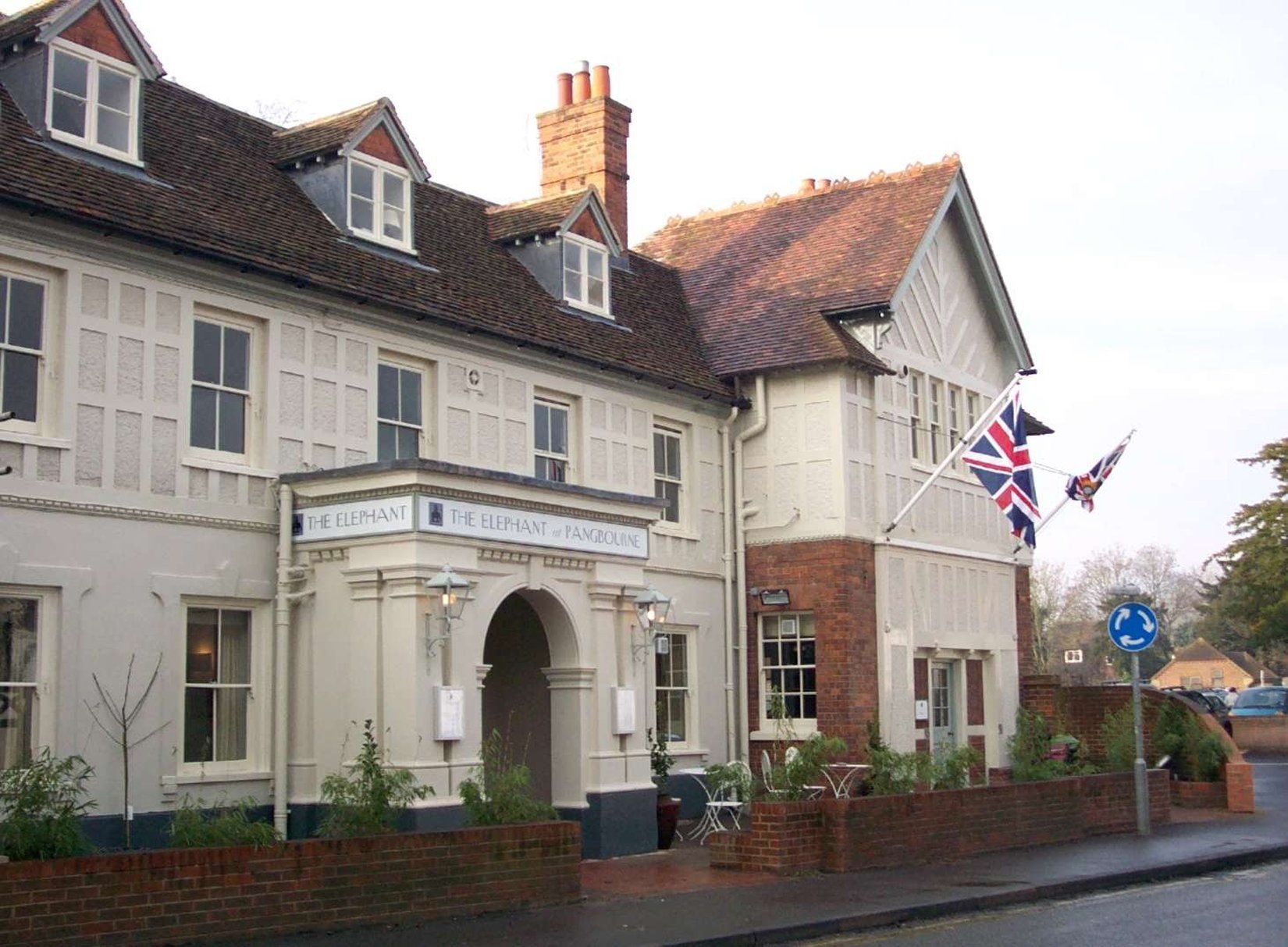 Elephant Hotel Pangbourne Zewnętrze zdjęcie