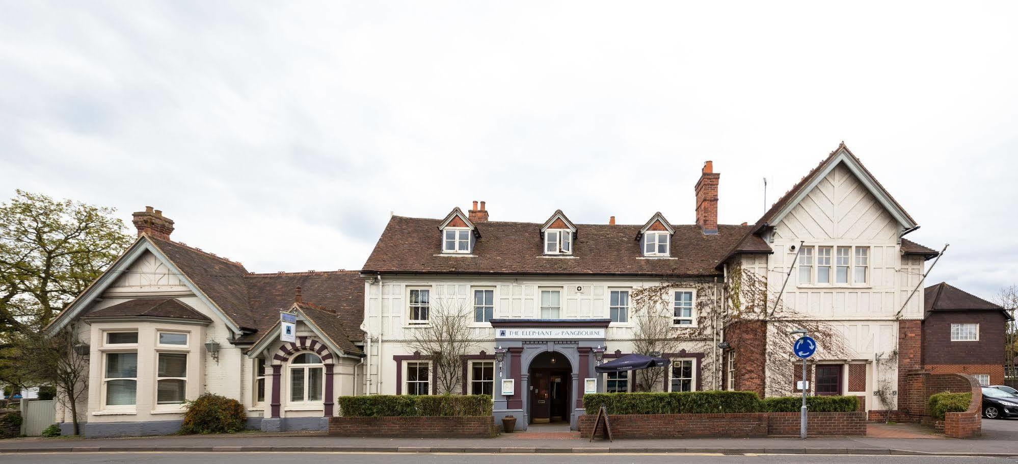 Elephant Hotel Pangbourne Zewnętrze zdjęcie