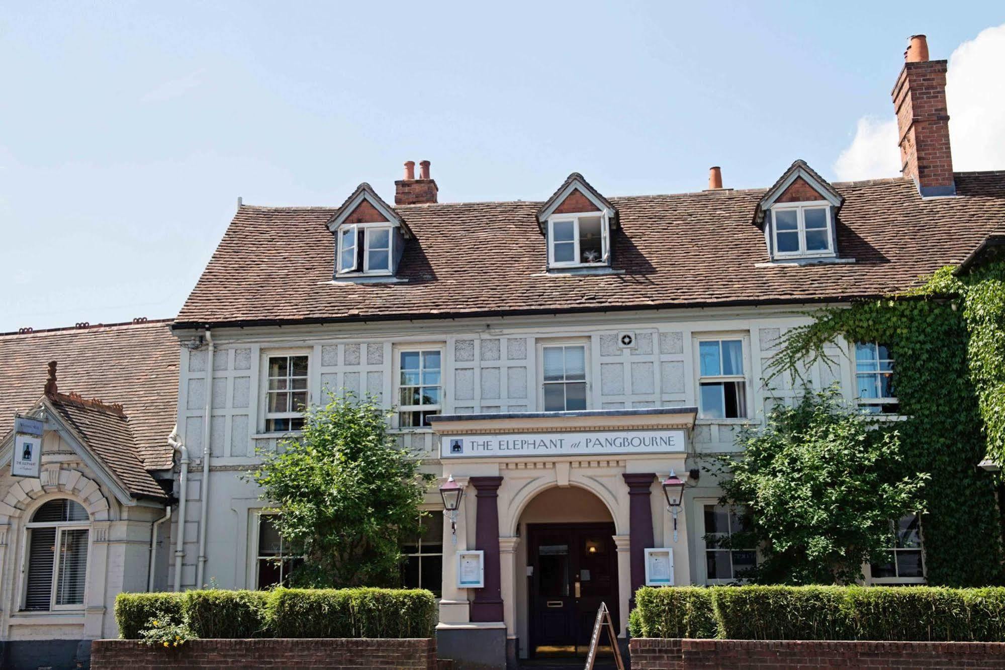 Elephant Hotel Pangbourne Zewnętrze zdjęcie